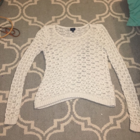 American Eagle Outfitters Sweater - Picture 2 of 3